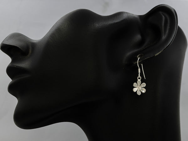 Sterling silver petite daisy