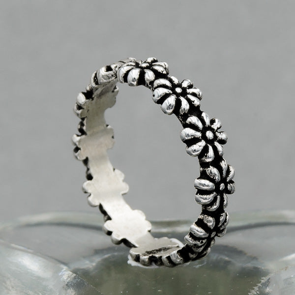 Sterling Silver Daisy Band Ring 3mm Floral Design