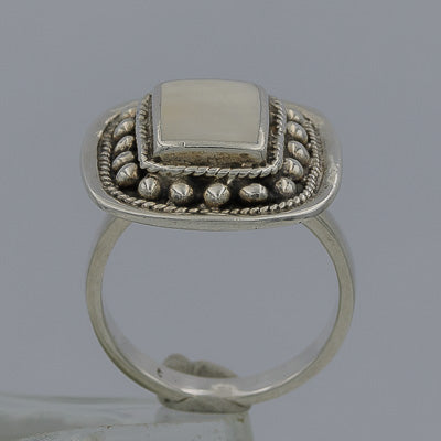 Sterling silver mother of pearl ring
