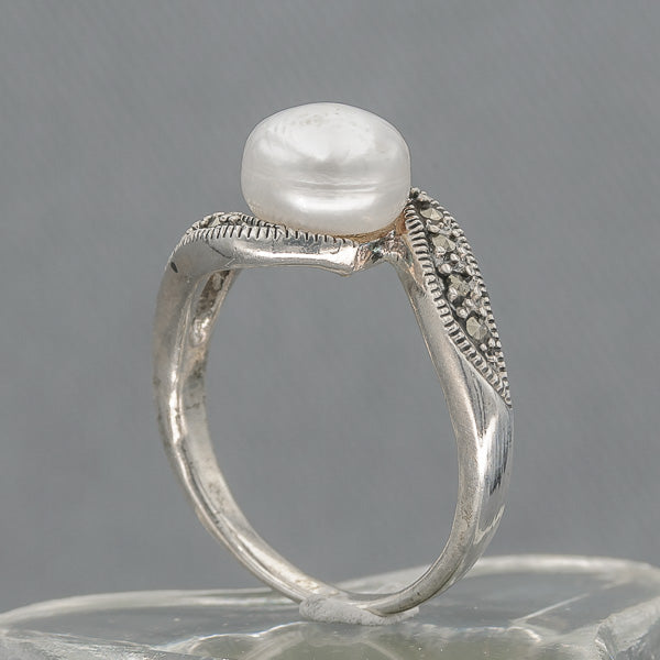 Sterling silver ring with marcasites and a pearl