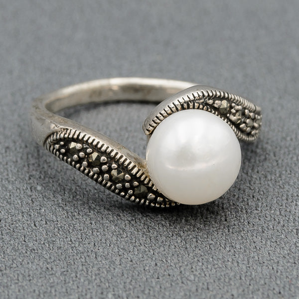 Sterling silver ring with marcasites and a pearl 6554892140673