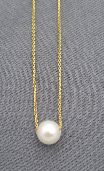 Gold plated chain with a pearl