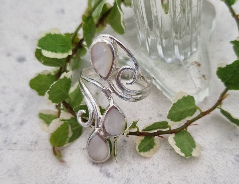 Sterling Silver Vertical Mother of Pearl ring - Silvertree Jewelry #