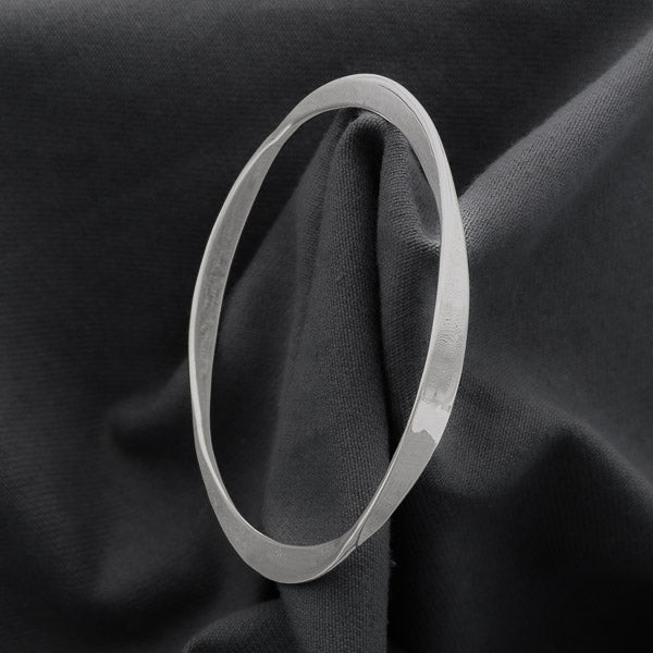 Sterling silver bangle with flat sides