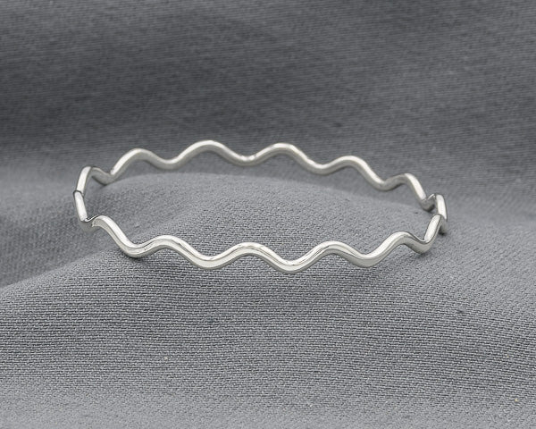 Sterling silver zig zag bangle - Silvertree Jewelry #