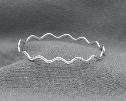 Sterling silver zig zag bangle - Silvertree Jewelry #
