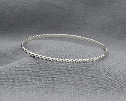 Sterling silver 3mm slanted pattern bangle