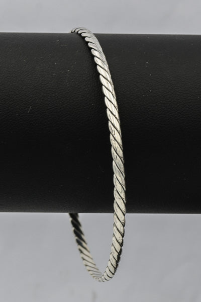 Sterling silver 3mm slanted pattern bangle