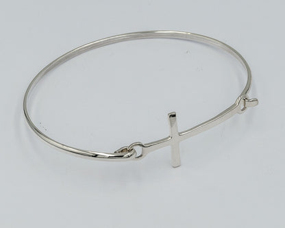 Sterling silver cross clip in bangle