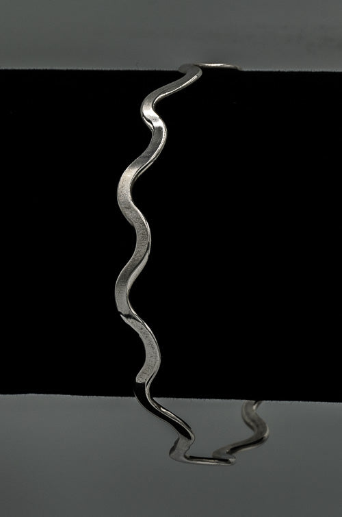 Sterling silver zig zag bangle - Silvertree Jewelry #
