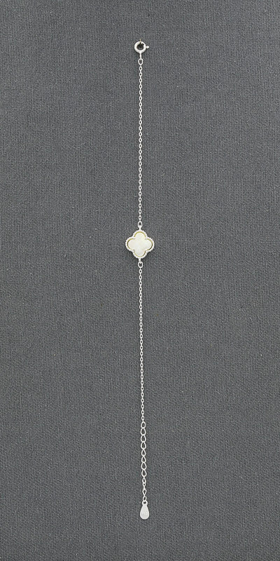 Sterling silver bracelet with a clover leaf disc in MOP