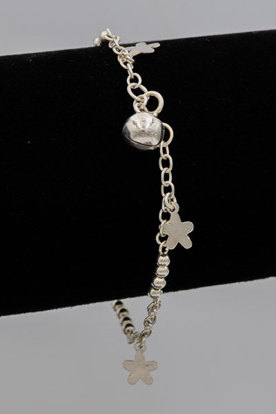 Sterling silver bracelet with daisies