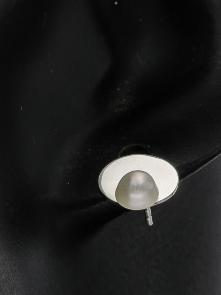 Sterling silver disc with a 5mm pearl