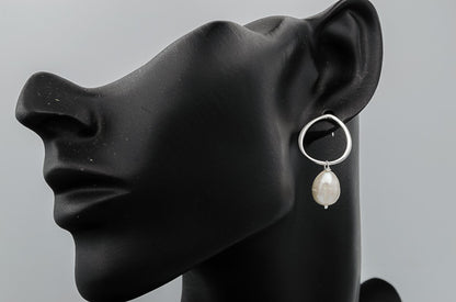 Sterling silver oval hook with a pearl