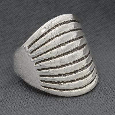 Electroplated Silver Ring with Oxidized Stripes 2.8cm

