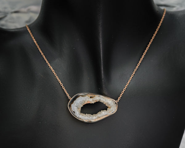 Druzy set in rose gold plated on a rose gold plated chain