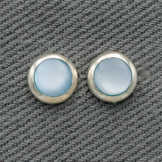 Mother of pearl stud set in silver