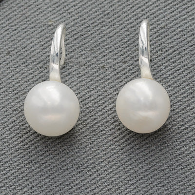 Sterling silver pearl earring