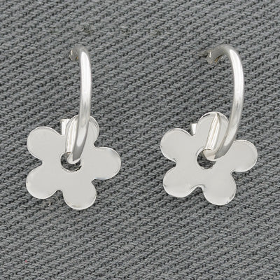 Sterling silver sleeper with a slide on daisy