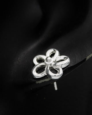 Sterling silver open daisy studs