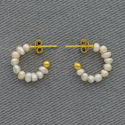 Gold plated pearl hoops S