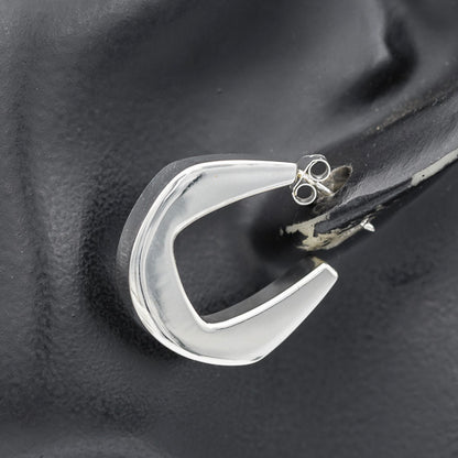 Sterling silver geometric design earring