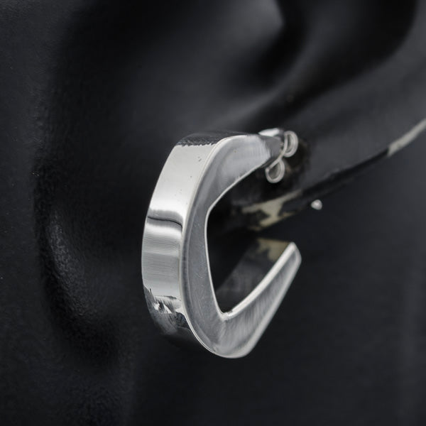 Sterling silver geometric design earring