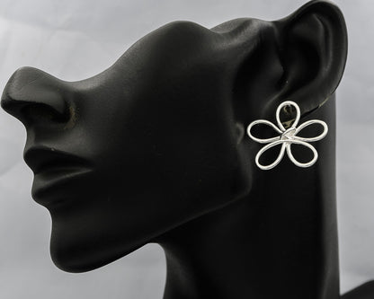 Sterling silver daisy earring large