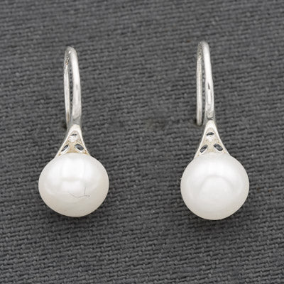 Sterling silver hook with a pearl earring