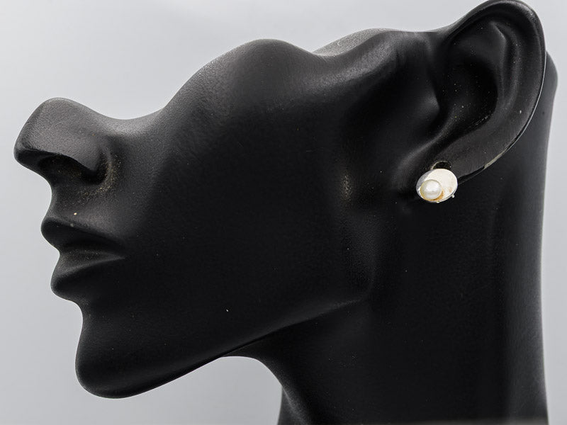 Sterling silver disc with a 5mm pearl