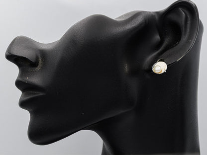 Sterling silver disc with a 5mm pearl
