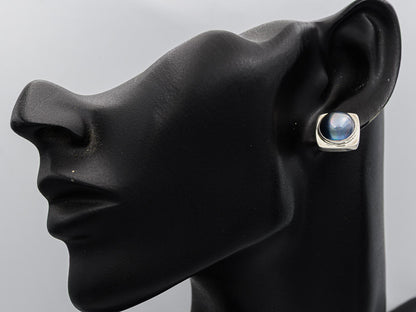 Blue Mabe' set in a square silver setting