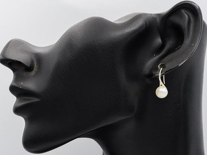 Sterling silver hook with a pearl earring