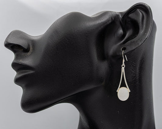 Sterling silver dangling with Mother of Pearl