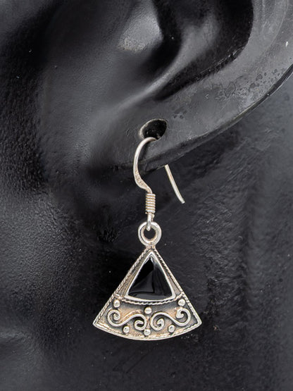 Sterling silver triangle with onyx