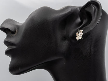 Sterling silver leaf earring with MOP