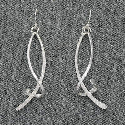 Sterling silver brushed and shiny silver earring