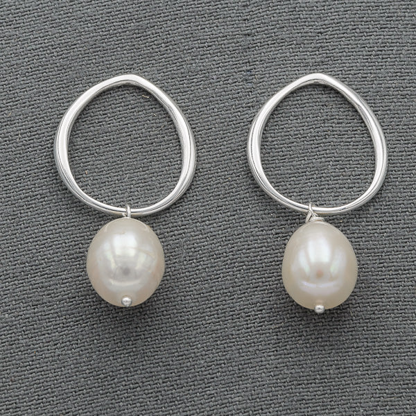 Sterling silver oval hook with a pearl
