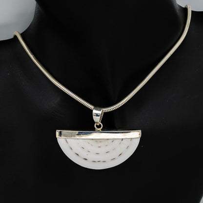 Sterling Silver Shell Pendant with Brown Detail – 6cm