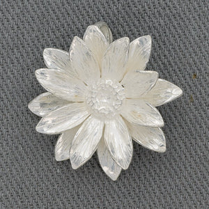Sterling silver daisy pendant