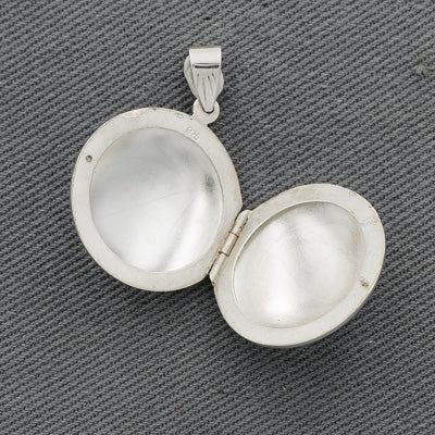 Sterling Silver Engraved Round Locket – 2.5cm