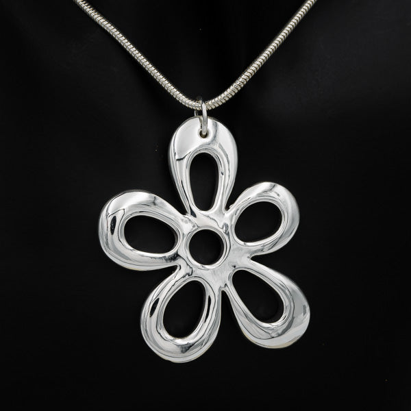 Sterling silver open daisy