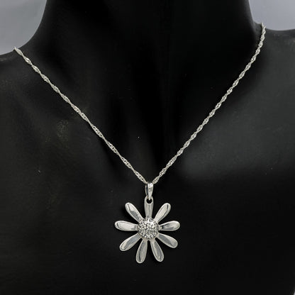 Sterling silver daisy pendant