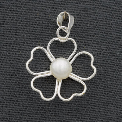Sterling silver wire daisy with freshwater pearl