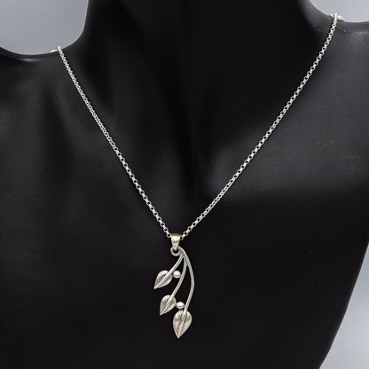Sterling silver leaf pendant