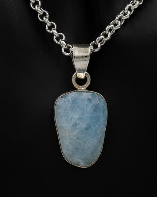 Sterling silver rough aquamarine pendant