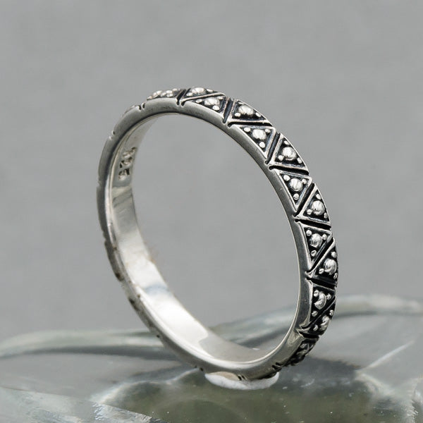 Sterling silver patterned band