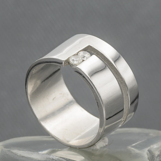 Sterling silver cut out ring with cubics