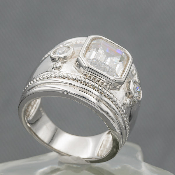 A rectangle cubic set in sterling silver ring