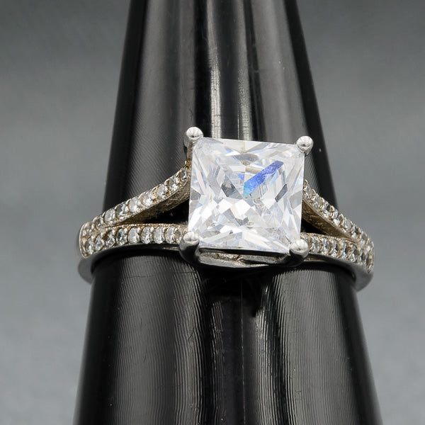 Sterling silver ring with a Square cubic on a split shank band